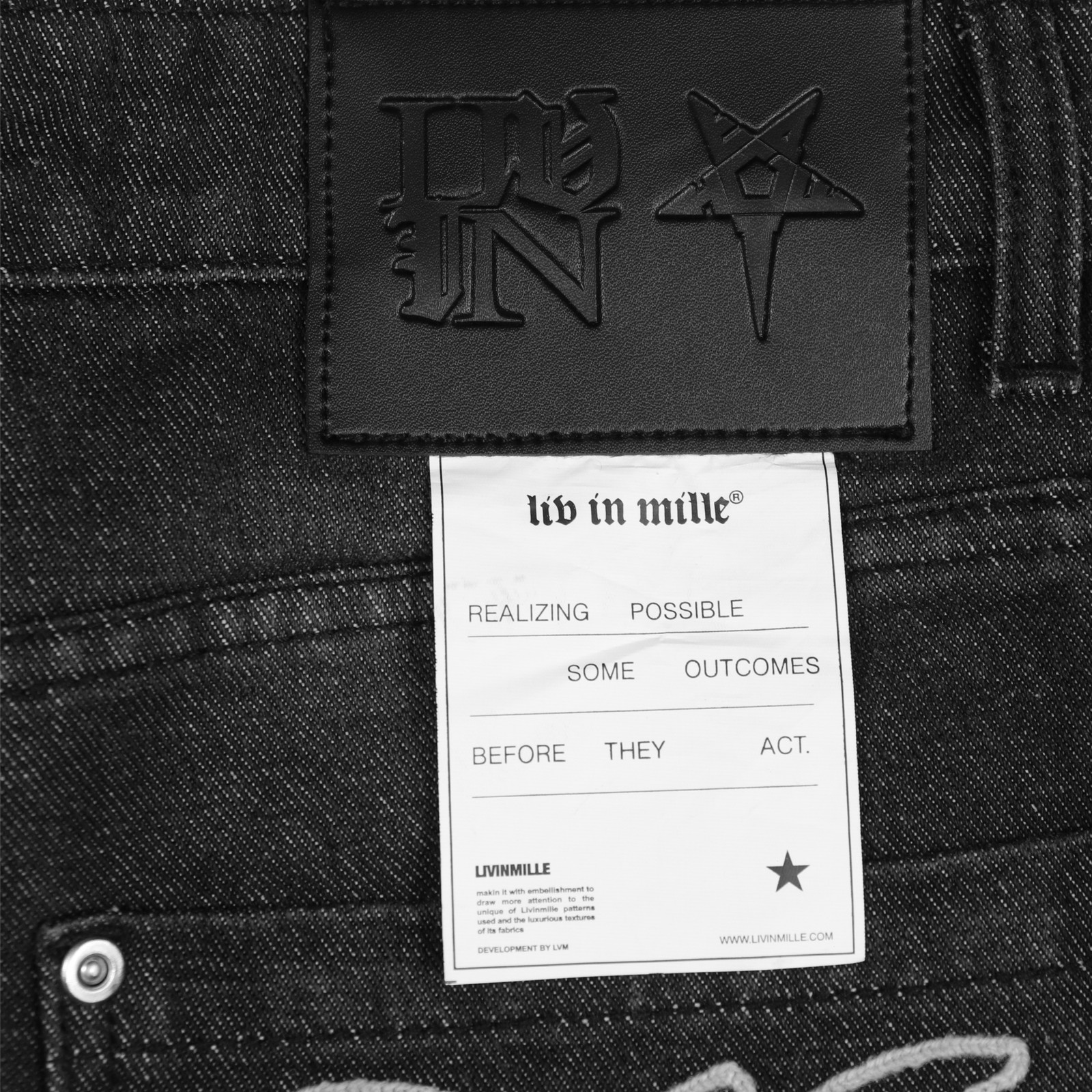 LIV IN HECATE BOLDNESS WHITE TEE - LIV IN MILLE