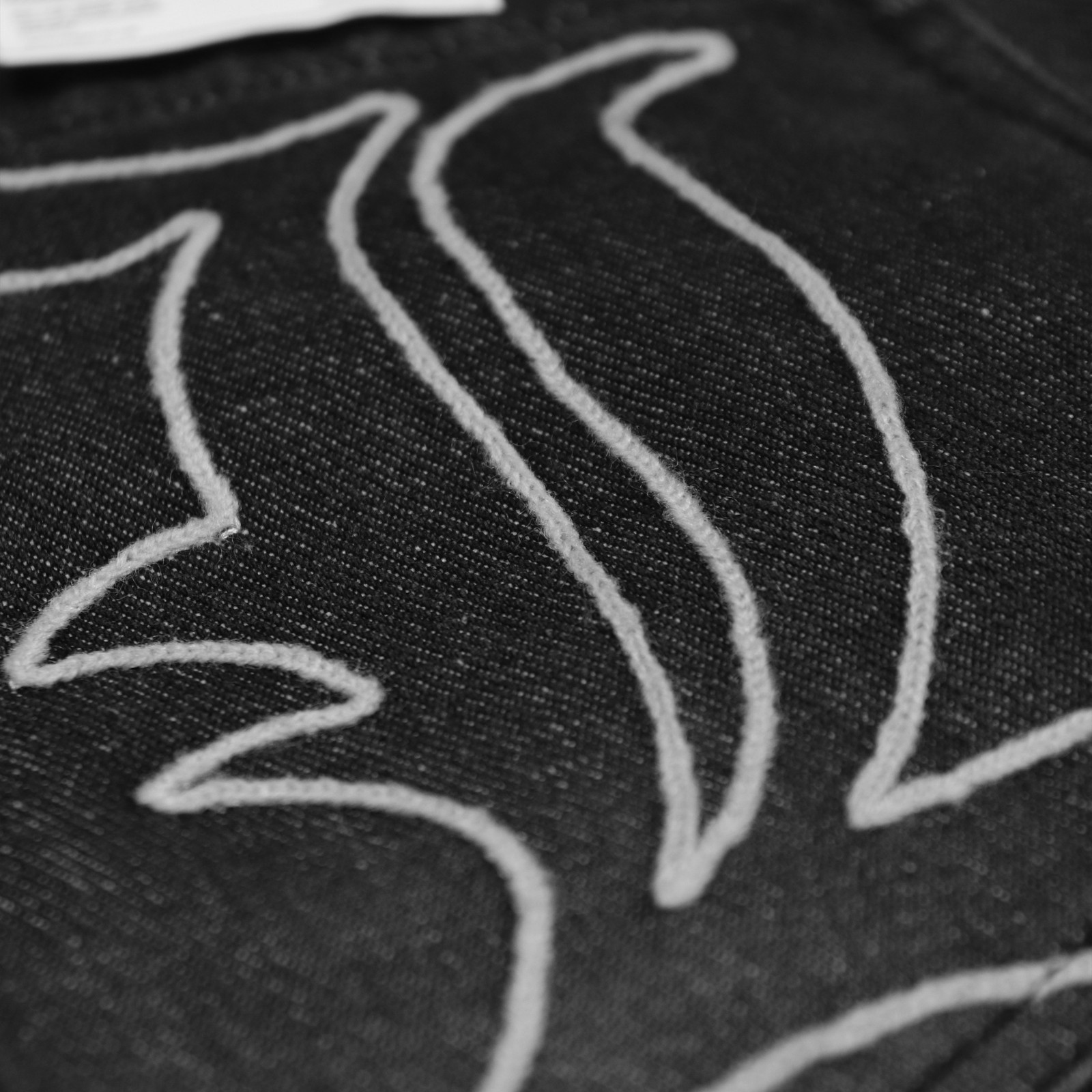 LIV IN HECATE BOLDNESS WHITE TEE - LIV IN MILLE